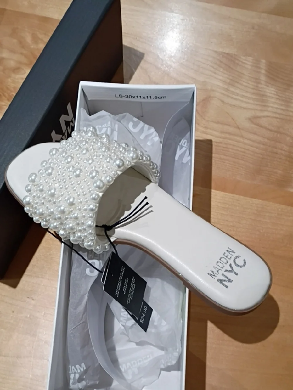 Madden NYC Women's Pearl Slip On Flat Sandal Size 9 NWT